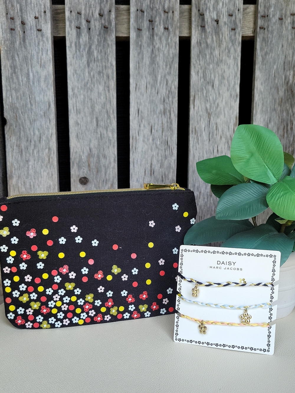 Marc Jacobs - 3 Adjustable Gold Tone Braided Bracelets & Black Floral Dot Pouch - Picture 4 of 5
